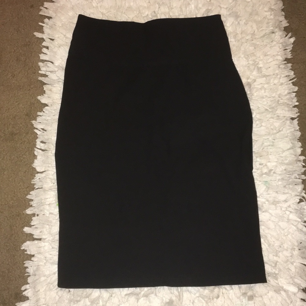 Body Central Size Large Black Skirt...
